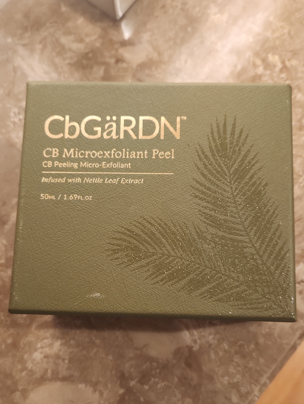 CB Microexfoliant Peel in Olive Green